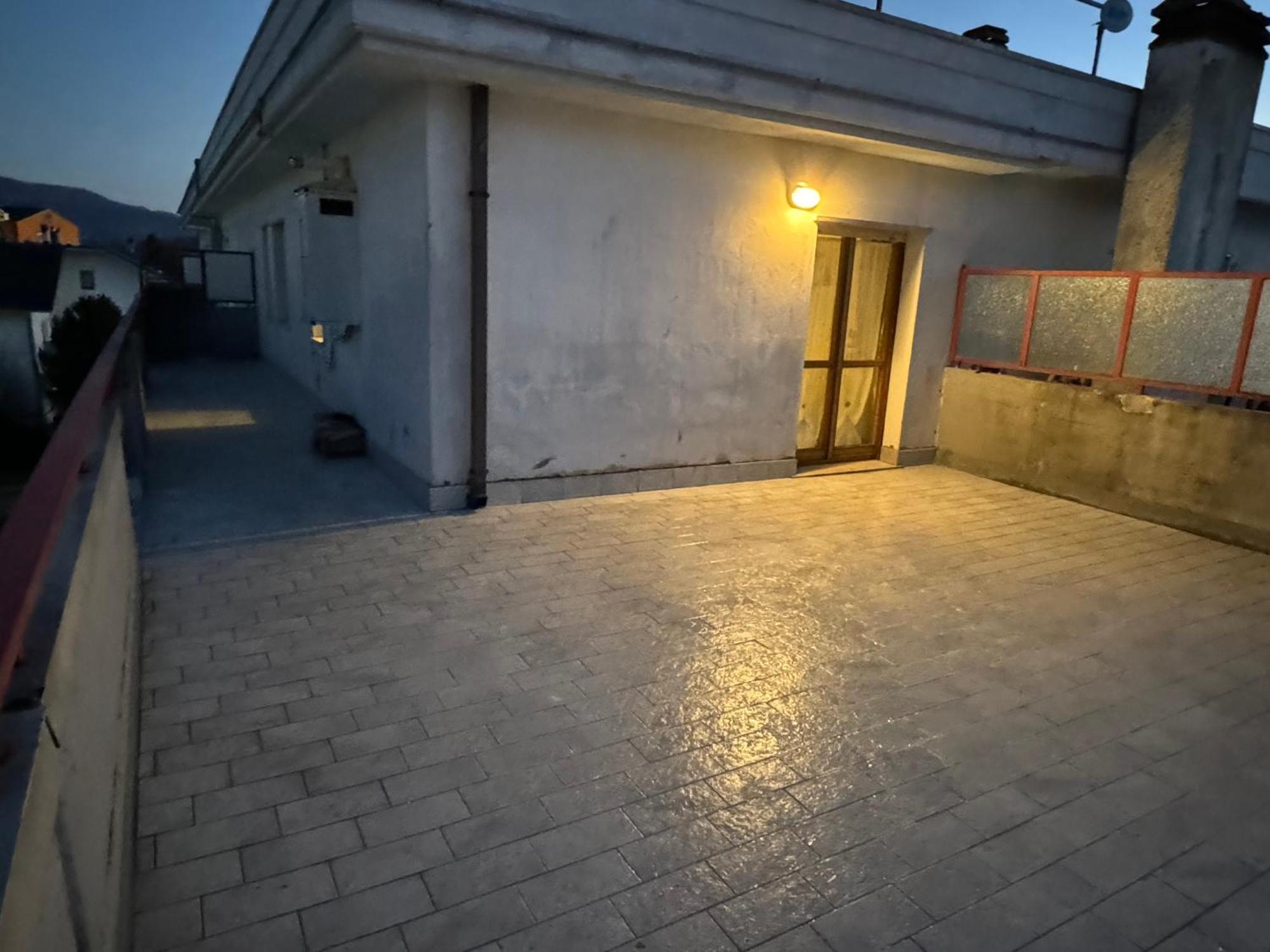 Attico - Terrazza Su Castello Apartment Кастел ди Сангро Екстериор снимка